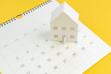 Best time of year to buy a house - house on calendar