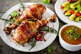 budget-thanksgiving-realsimple-GettyImages-1356168089