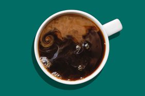 coffee-on-empty-stomach-GettyImages-1265217753
