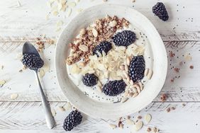 healthy-breakfast-ideas: oatmeal