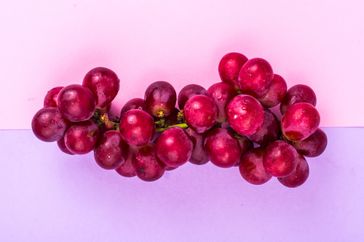 health-benefits-of-grapes-realsimple-GettyImages-954325346