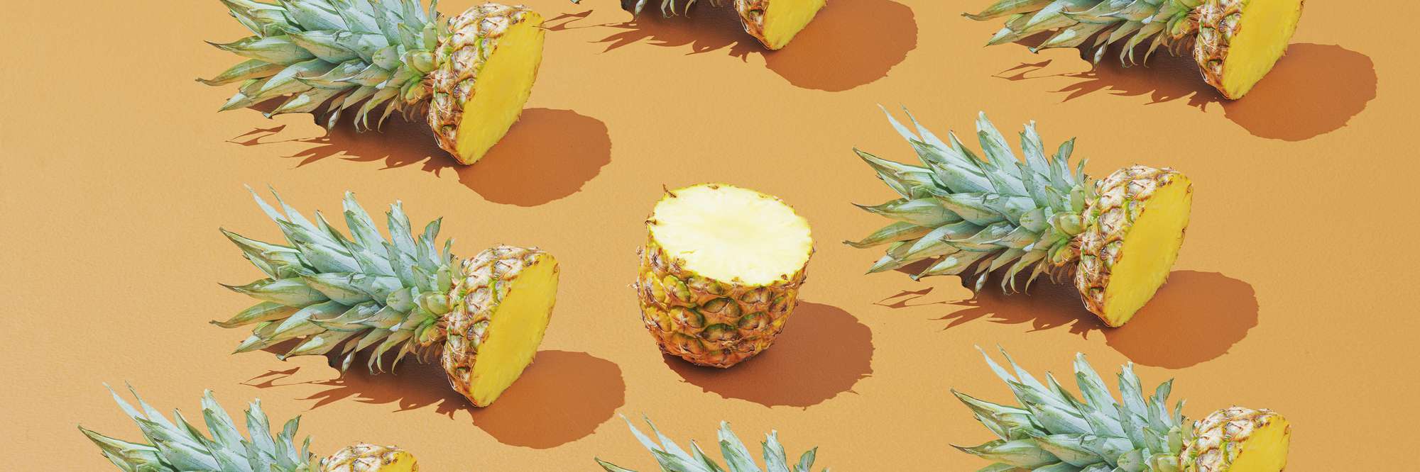 how-to-pick-a-pineapple-GettyImages-1372505308