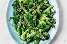 how-to-steam-vegetables-GettyImages-981009964