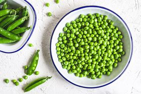 how-to-store-peas-realsimple-GettyImages-1241332414