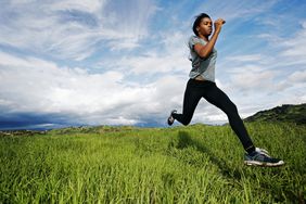 Mindful Running tips - how to practice mindful running: woman running in a grassy field