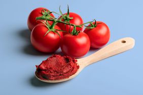 tomato-paste-vs-sauce-GettyImages-628997254
