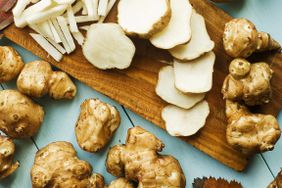 trendiest-ingredients-to-cook-with-sunchokes-GettyImages-1182666912