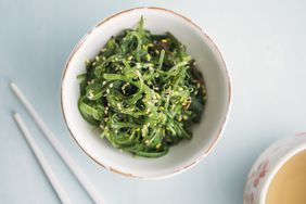 Wakame seaweed salad with sesame and green tea
